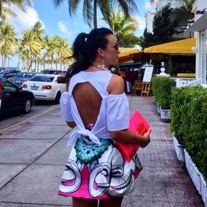 Color print mini skirt